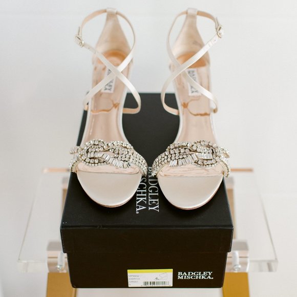 Badgley Mischka Zabrina 9 Women's Strappy Wedge Ivory New - Picture 2 of 14